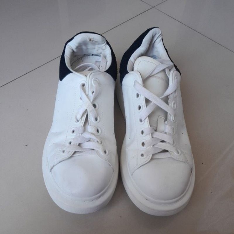 SEPATU ALEXANDER MCQUEEN