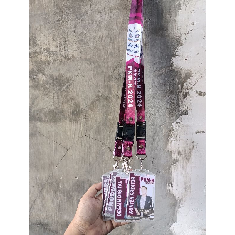 

Tali Lanyard Costume KKN, Costume Anggota, Costume group full set Desain suka suka (Tali+Holder+Cetak Card)