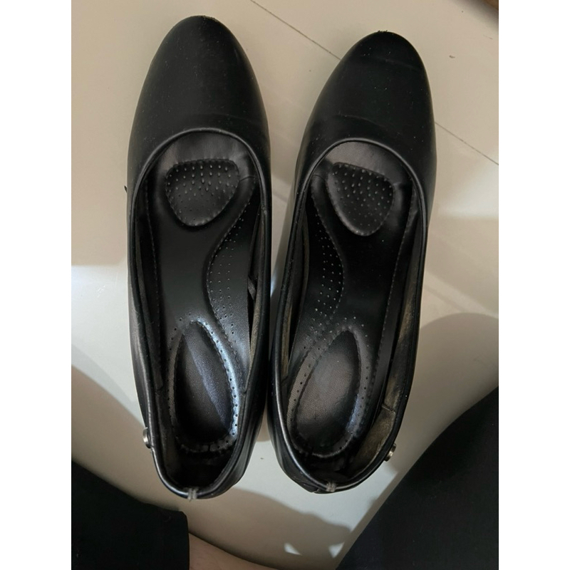 preloved sepatu kerja bata size 40