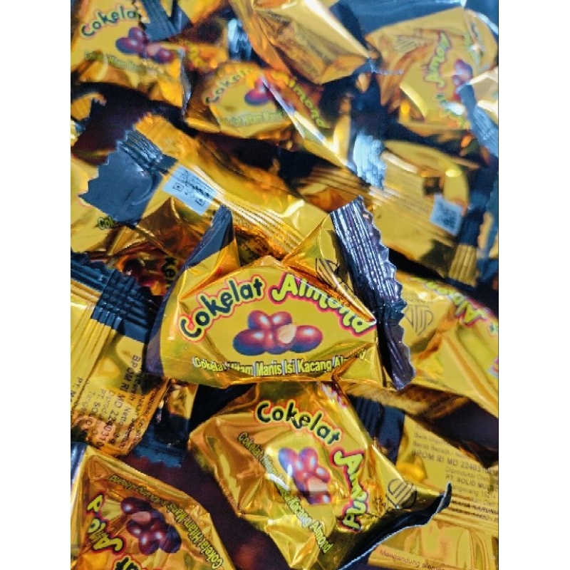 

COKELAT ALMOND d'KING ALMOND KACANG ALMOND UTUH DIBALUT COKLAT