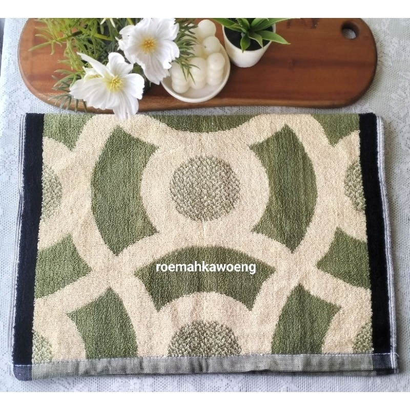 Keset Handuk / Keset kamar mandi