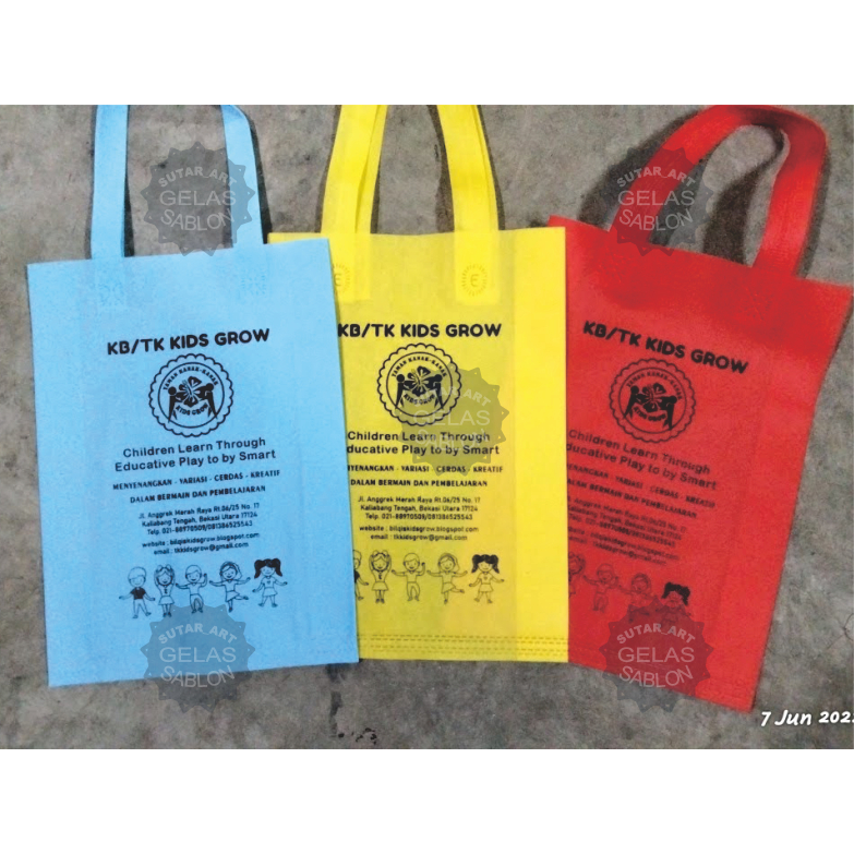 

Tas Spundbond + Tas Puring + Goodiebag + Sablon nama atau Logo