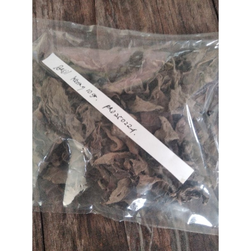 

Daun basil kering berkualitas tinggi