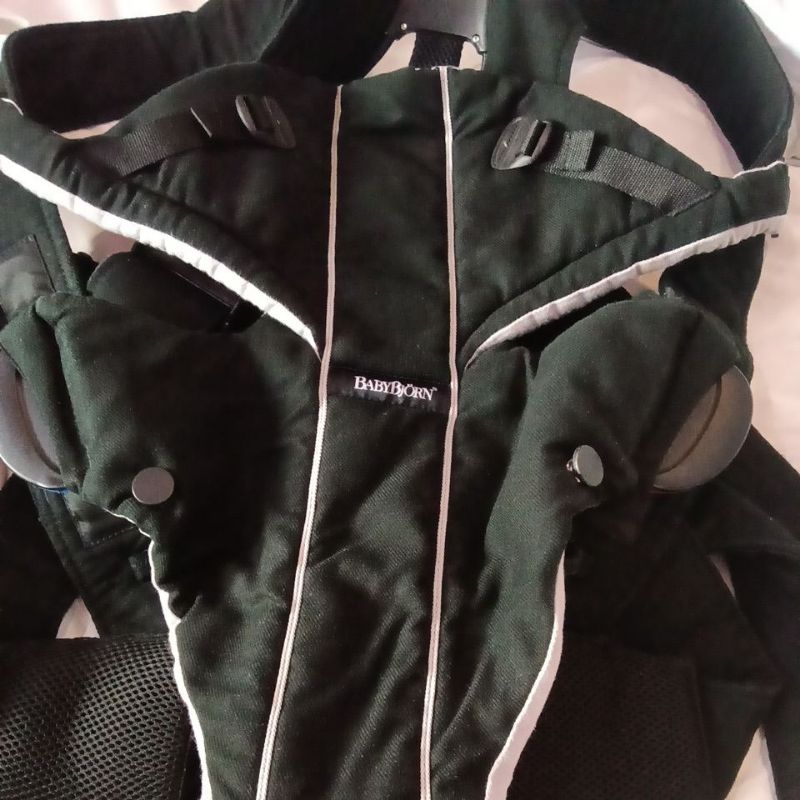 Baby Bjorn Gendongan Bayi Preloved MULUS LIKE NEW