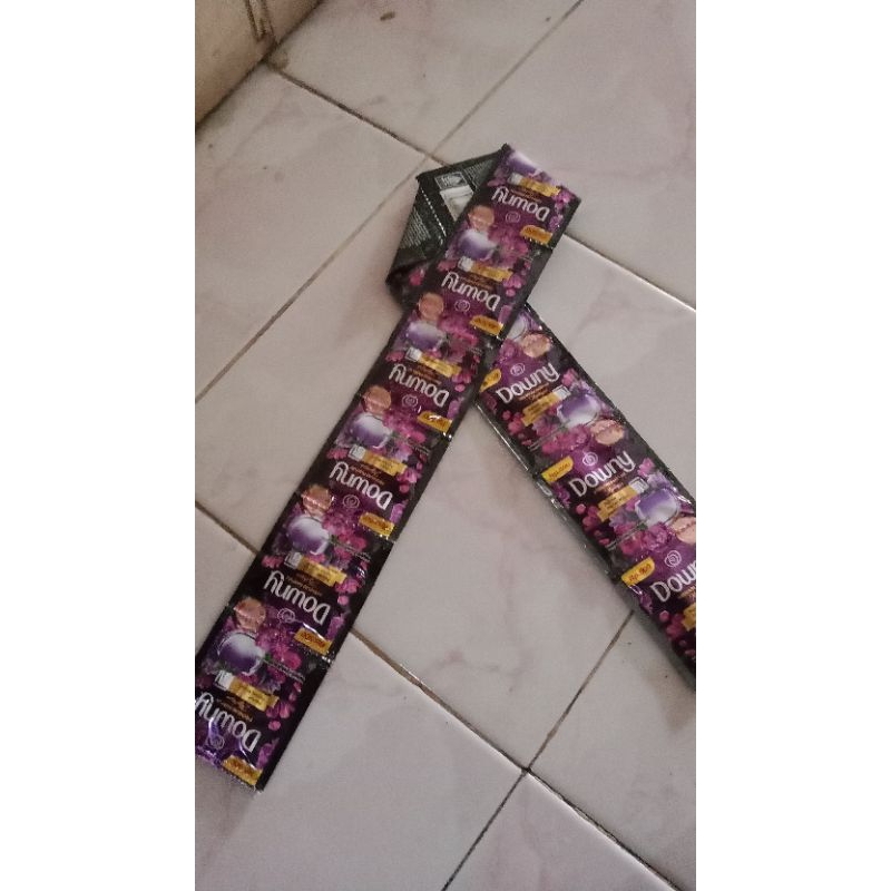 DOWNY PELEMBUT PAKAIAN & PEWANGI 10ml sachet