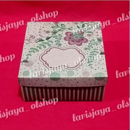 

MURAH MERIAH!!!!Kardus Snack/Nasi coklat motif ukuran 15X15X7 ECER (PER PCS)