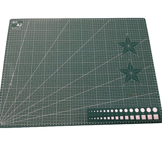 

KODE L17U Cutting Mat Ukuran A2 PVC Double Sided Self Healing Cutting Mat A2 Hijau