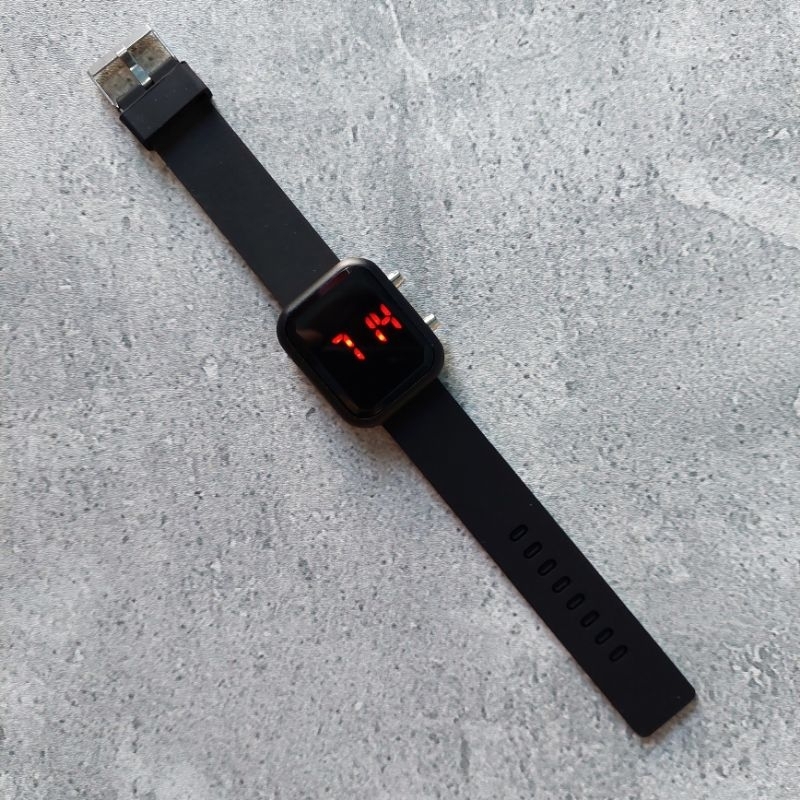 Jam Tangan LED Watch Kotak Cowok Cewek Digital Strap Rubber