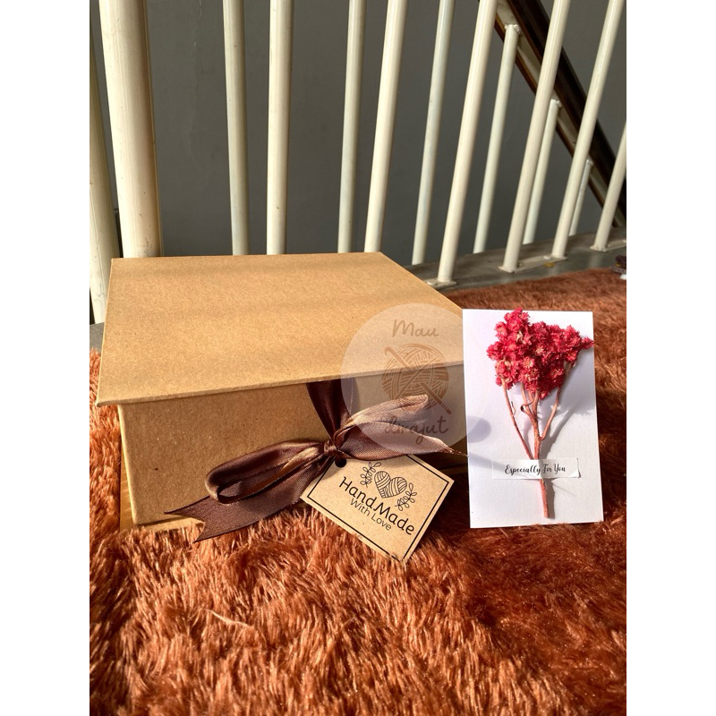 

Tambahan special packing Gift Box + Greeting card (hanya box + greeting card saja)