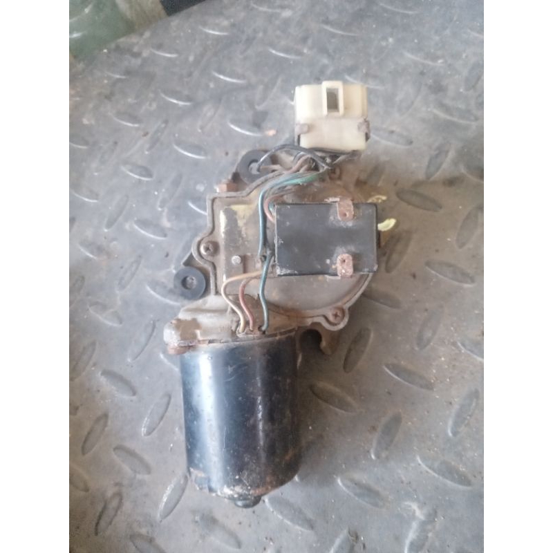 dinamo wiper ford laser gl