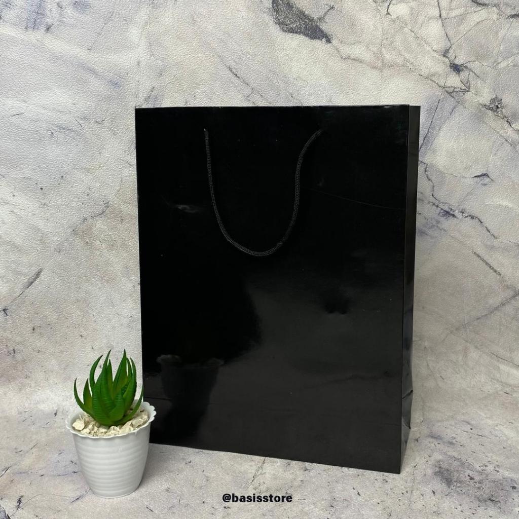 

Paper Bag Hitam Polos 25x32x9 Paper Bag Kado Custom Wedding Tas Souvenir Kado Kertas Ultah