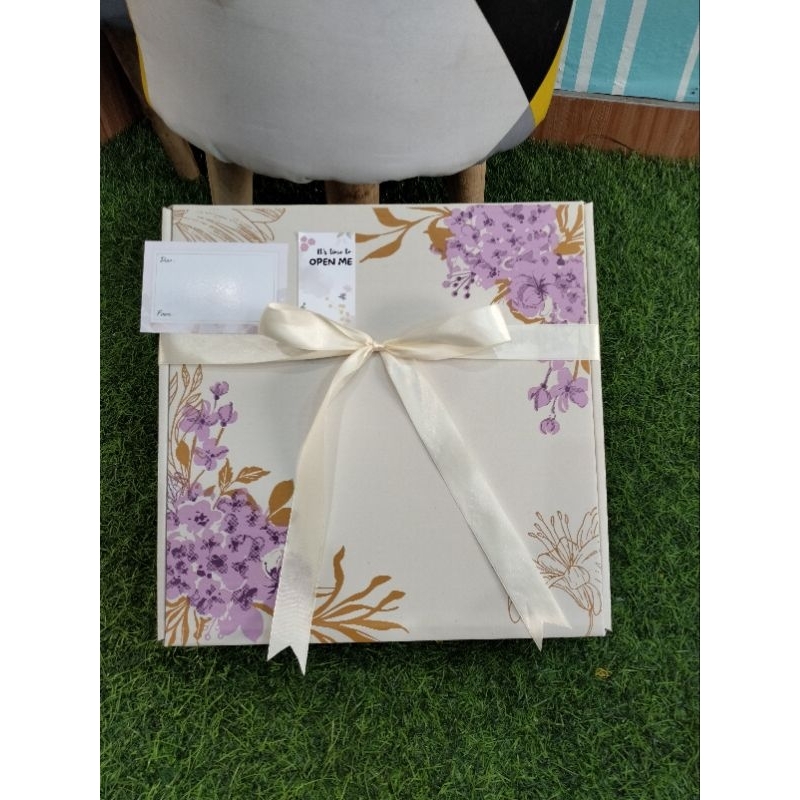 

Kotak box hampers polos wadah tempat kotak Hampers Kado murah motif polos GRATIS PITA + KARTU UCAPAN + STIKER SEGEL murah tebal