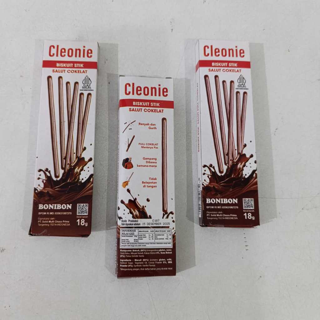 

Cleonie / Momo biskuit stik Salut coklat 1 pack isi 12