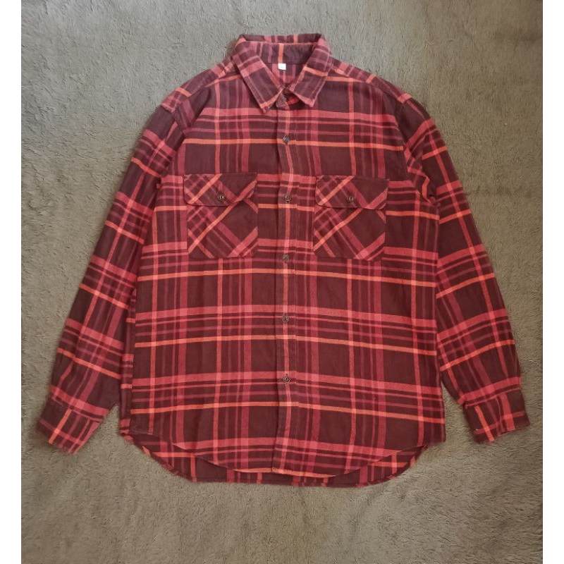 Flannel uniqlo veterano merah