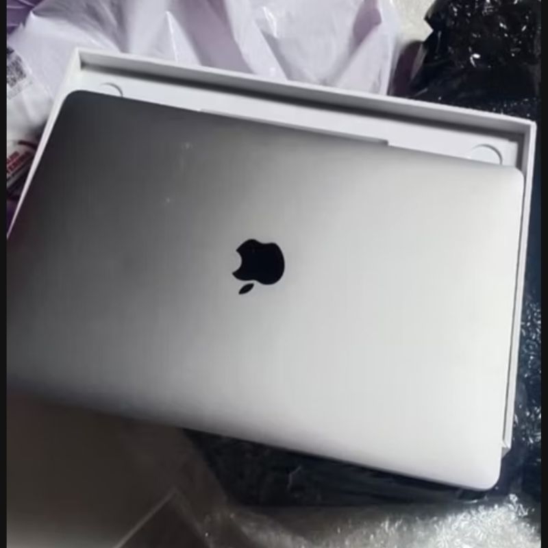 Macbook Air 2020 M1 13 inch 256 GB Second