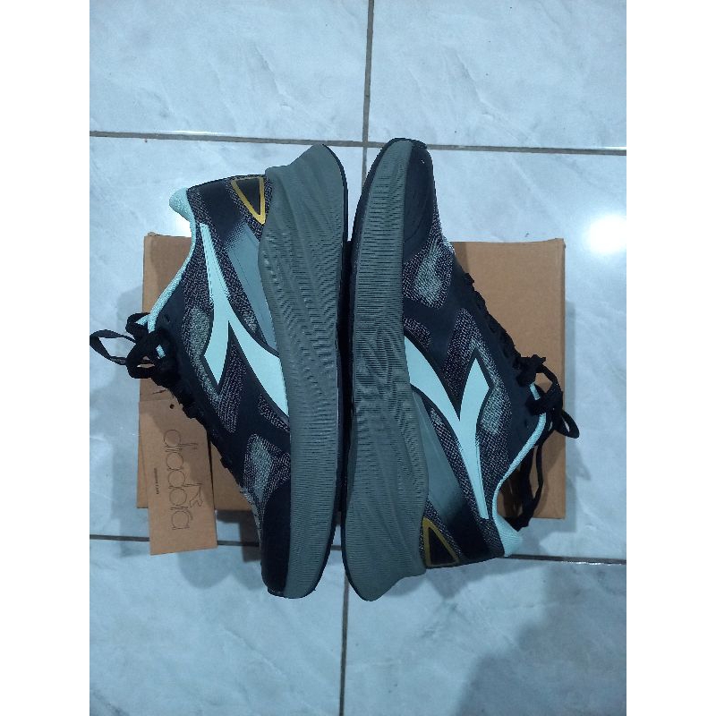 Sepatu Running Diadora Original