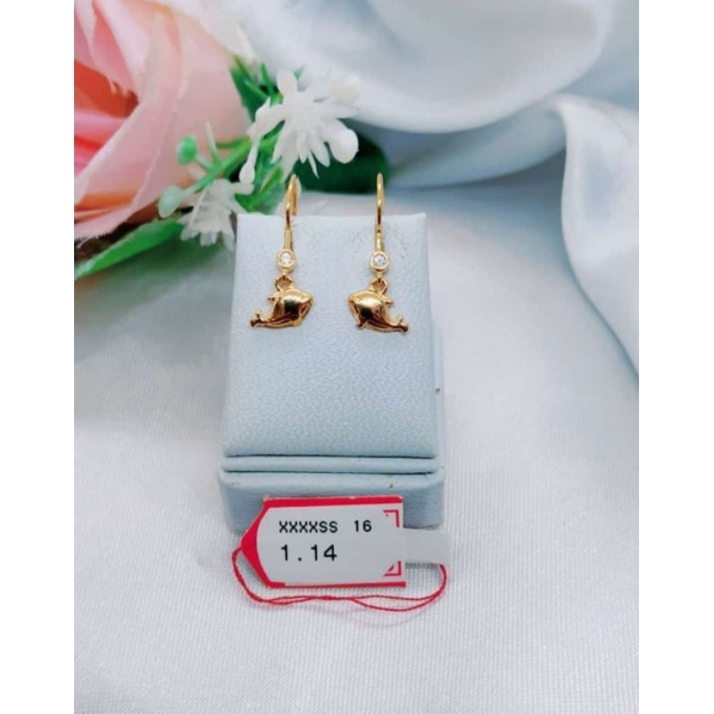 Anting emas 70 ikan lumba gantung