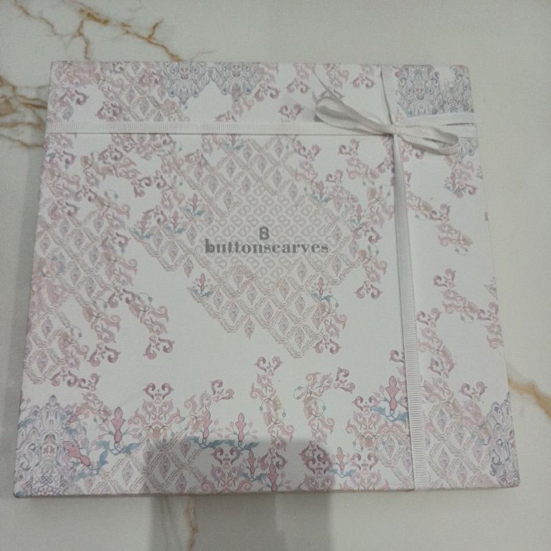 preloved Buttonscarves granada pink white