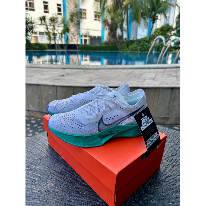 Sepatu running Nike ZoomX VaporFly Next% 3 White Jade Ice (W)