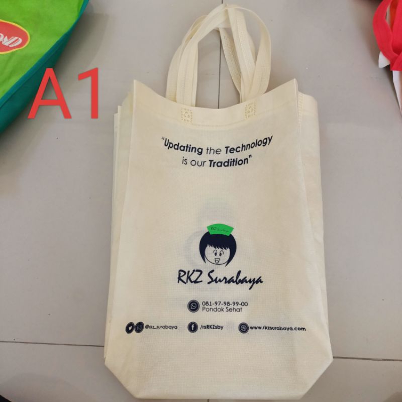 

Tas spunbond spoundbond tas shopping tas belanja tas tenteng bakers mimi Meg cheddar baby happy ichiban sushi PTC iwak hakiki