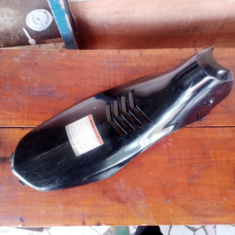 leksil leghsield body tengah Suzuki Satria Fu barong. original