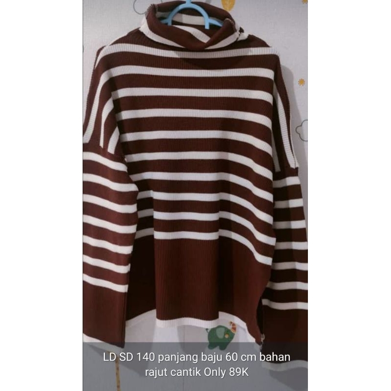 Sweater rajut salur
