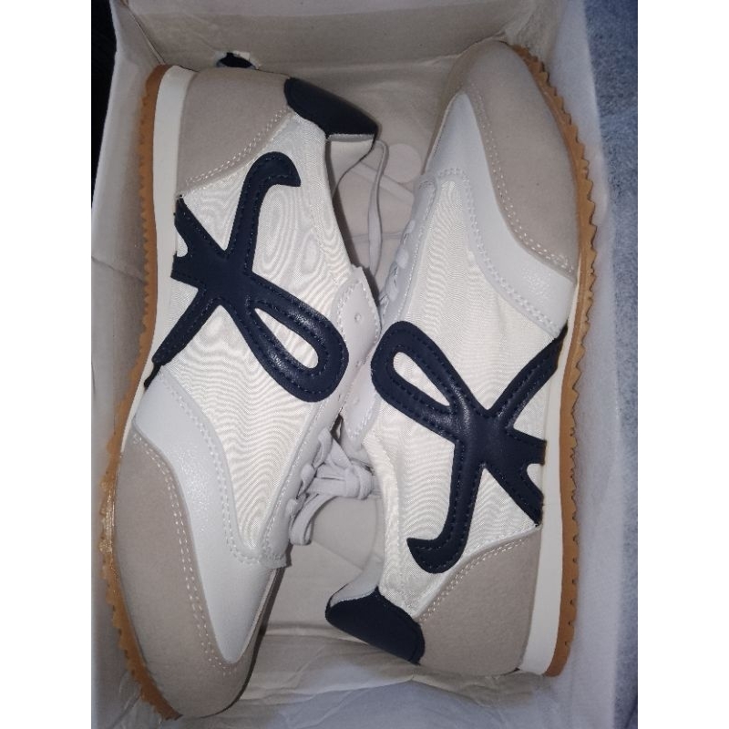 PRELOVED SEPATU TZS ZENZY (MASIH NEW)