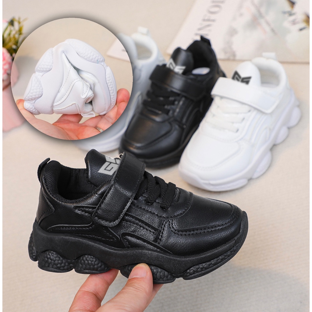 Gio Saverino Sepatu Sekolah Anak Warna Hitam Dan Putih Eric