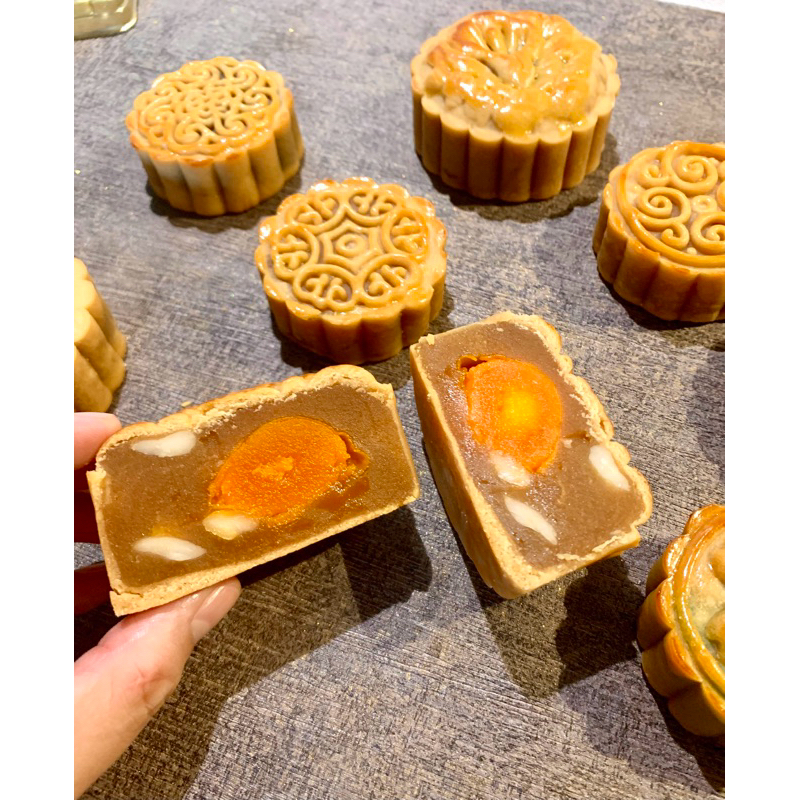 

Mooncake XL Kue Bulan Halal tong tjiu pia 150gr SATUAN