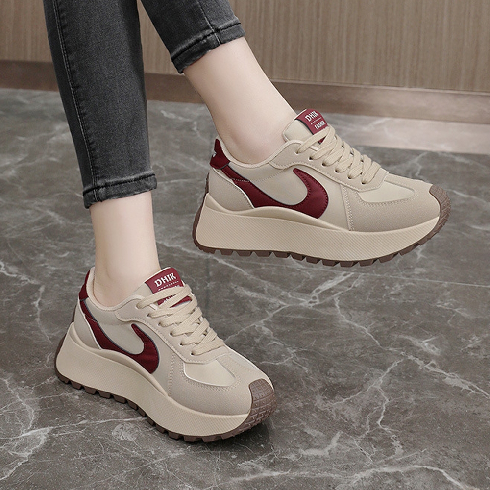 Sepatu Sneakers Wanita Kekinian Santai Sport Kerja Warna Merah Hitam Hak Tinggi