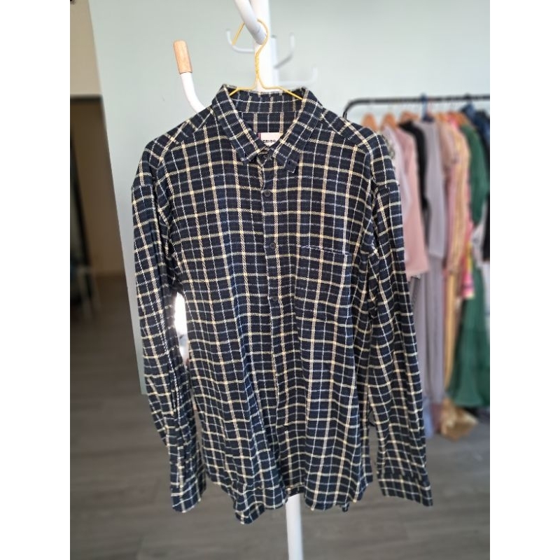kemeja atasan flanel motif kotak merk erigo pria