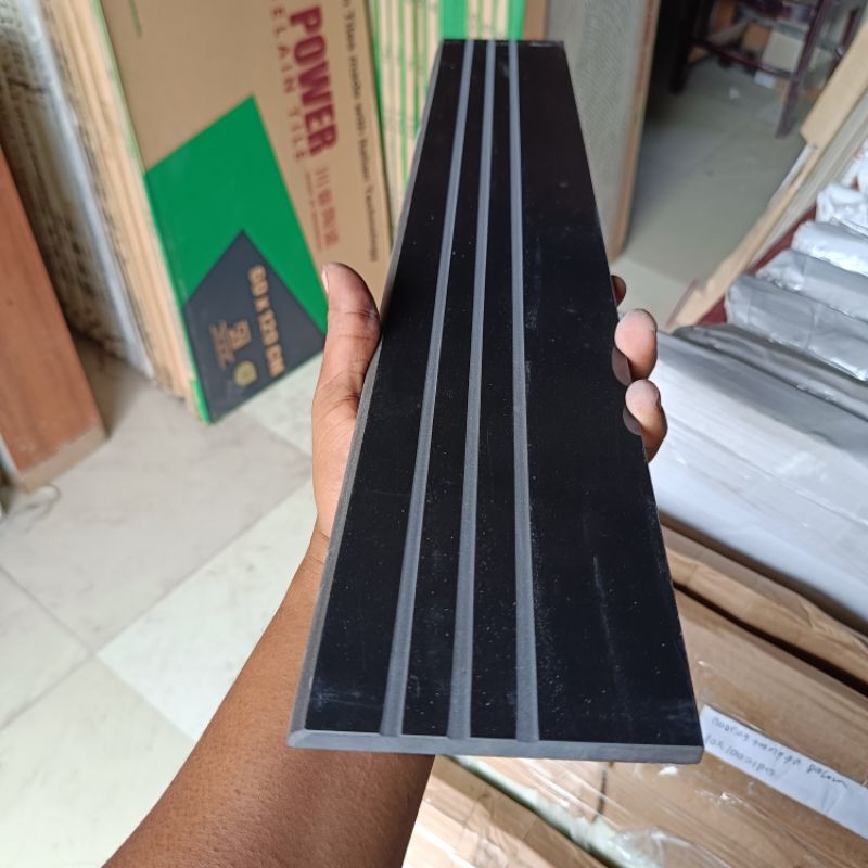 plint Granit 10x60 hitam stepnosing bevel