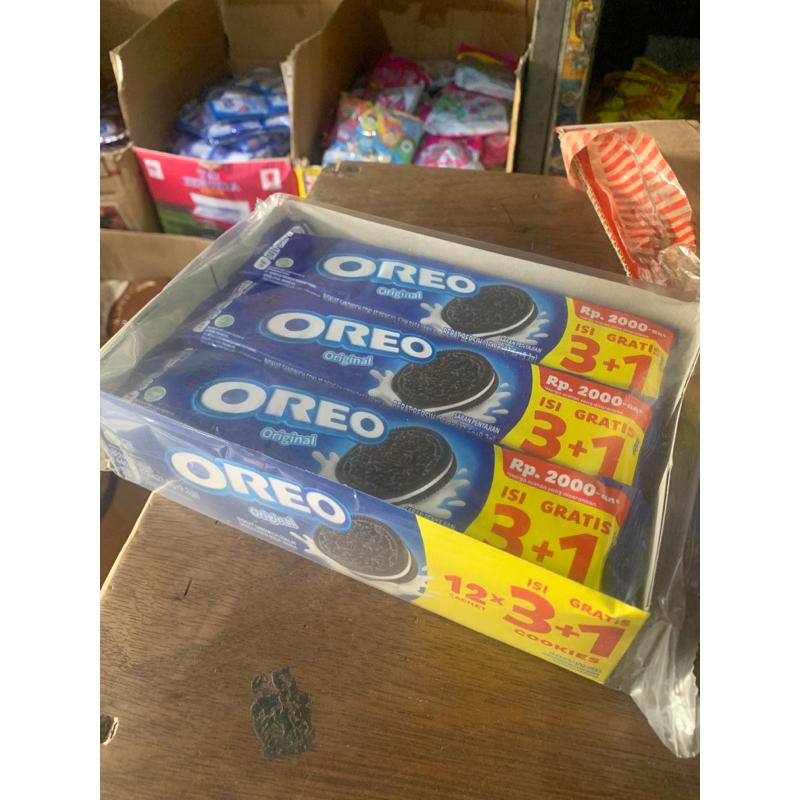 

Oreo Biskuit Krim rasa Vanila 1 pak isi 12 pcs x 27,6 gr + 9,2gram)