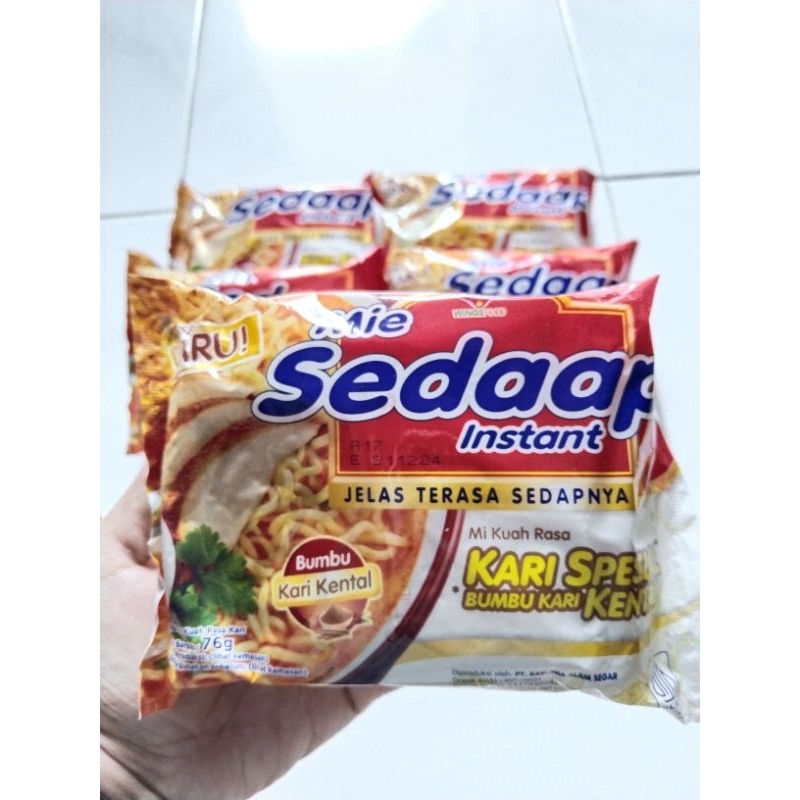 

Mi Sedap Kari Spesial bumbu kari kental 76g (5pcs)