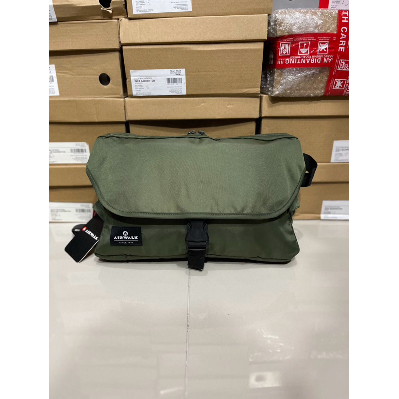 TAS AIRWALK TUFF BODY BAG OLIVE SLING BAG AIWCB231002Q TAS SELEMPANG AIRWALK WATER REPELLENT OLIVE O