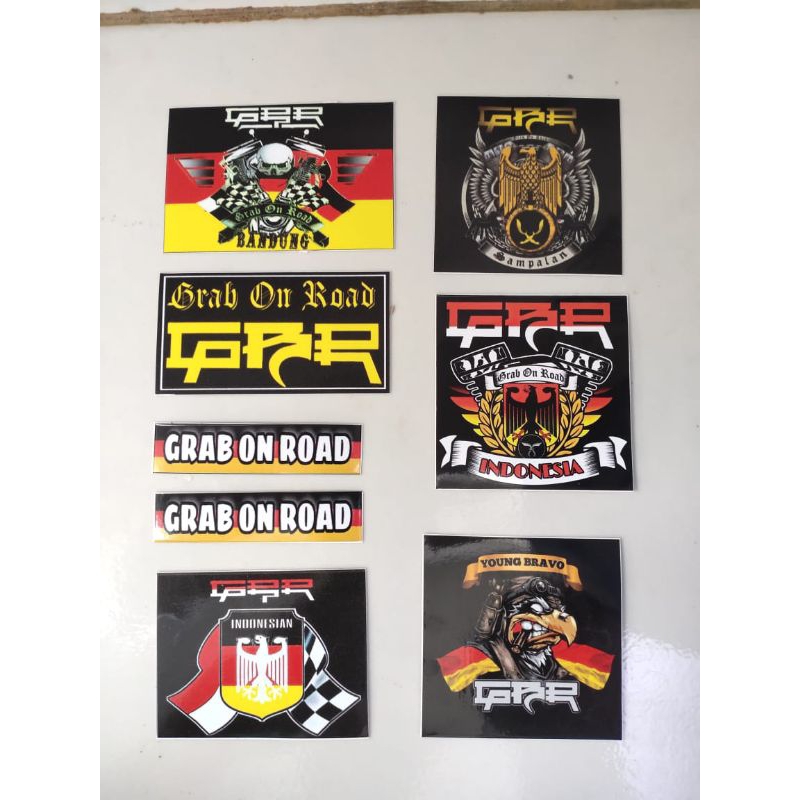 

Stiker GBR isi delapan Grab on road