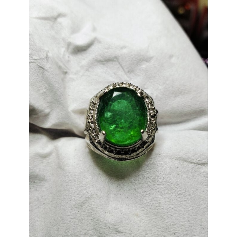 cincin batu jamrud Rusia