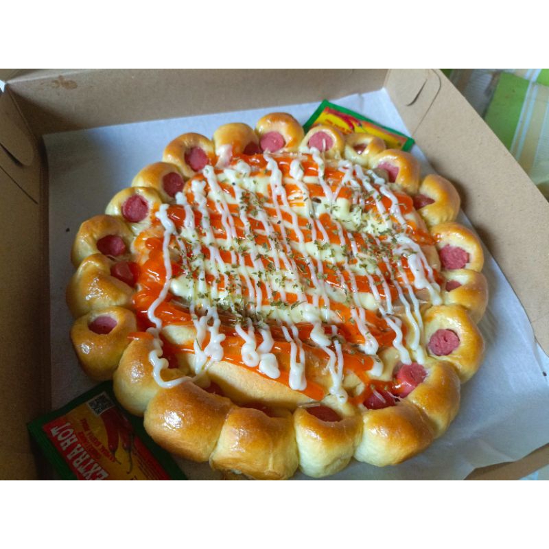 

roti pizza sosis keju lumer diameter 25cm lembut enak fresh