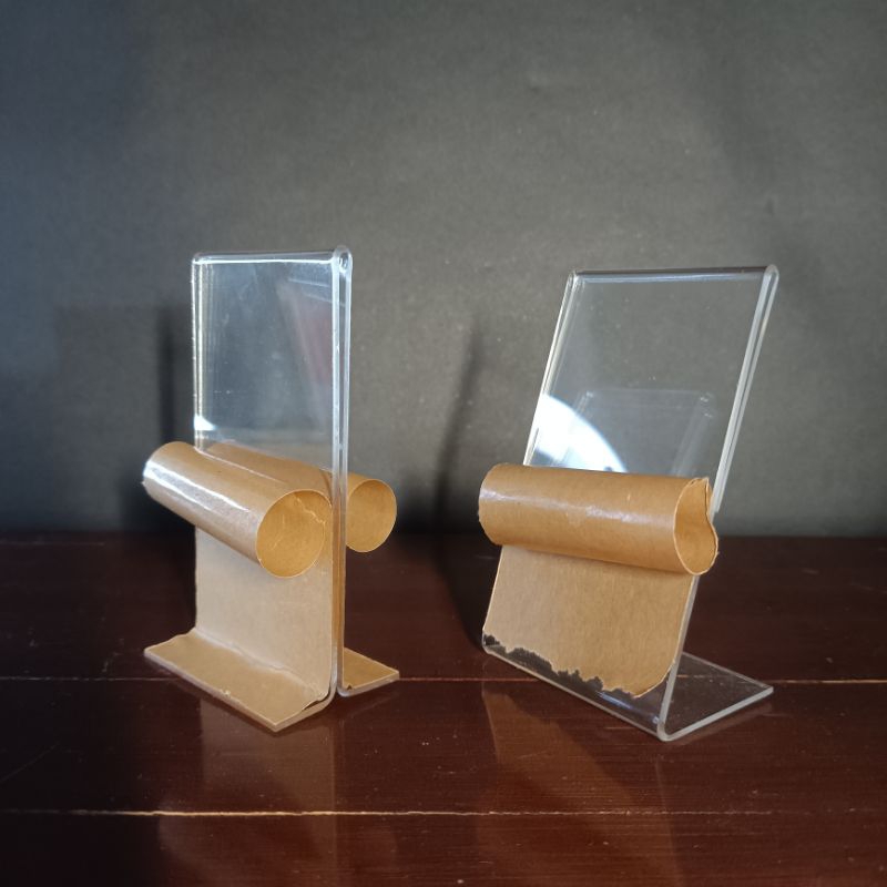

Akrilik display no meja uk 10 x 6 cm tebal 2mm