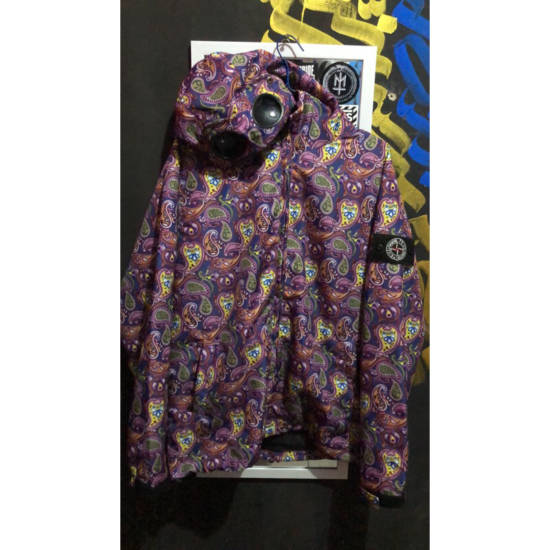 jaket equator pride paisley