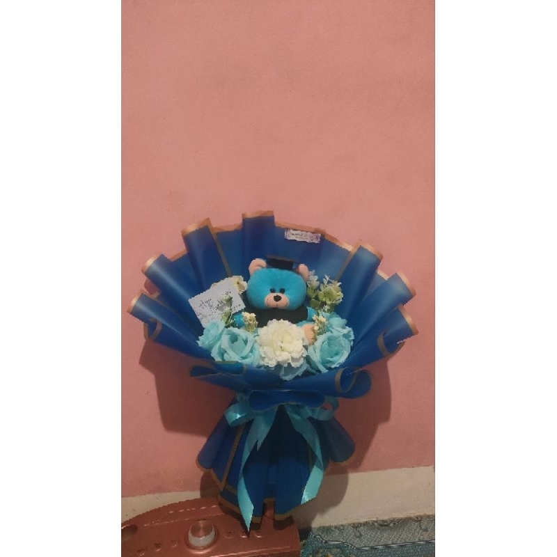 Buket Wisuda Boneka Bunga Biru Putih