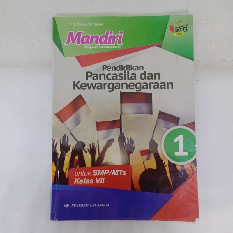 

Buku pndidikan pancasila dn kewarganegaraan Kelas 1 SMP