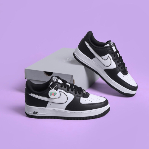 Nike Air Force 1 Low Swoosh Panda