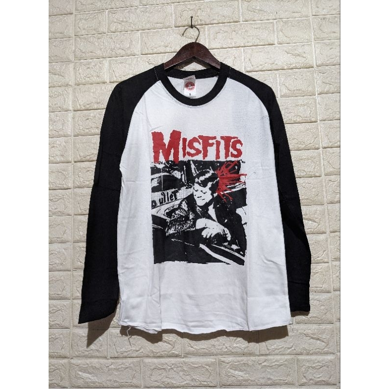 KAOS MUSIK RAGLAN MISFITS LONG SLEEVE