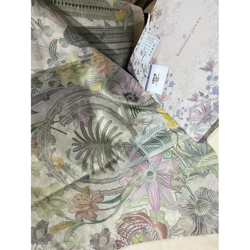 BUTTONSCARVES DUBAI voile square XL