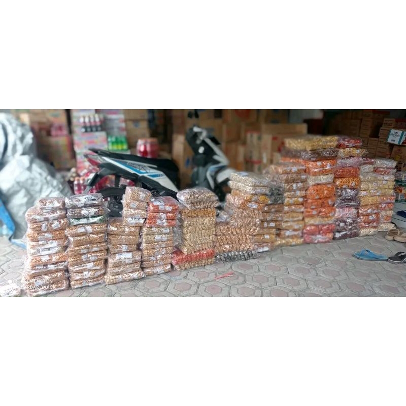 Jajan serba 2000 an bervariasi jenis gurih manis pedas bervariasi harga ada grosir