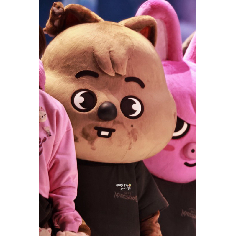 boneka srigala dan kelinci