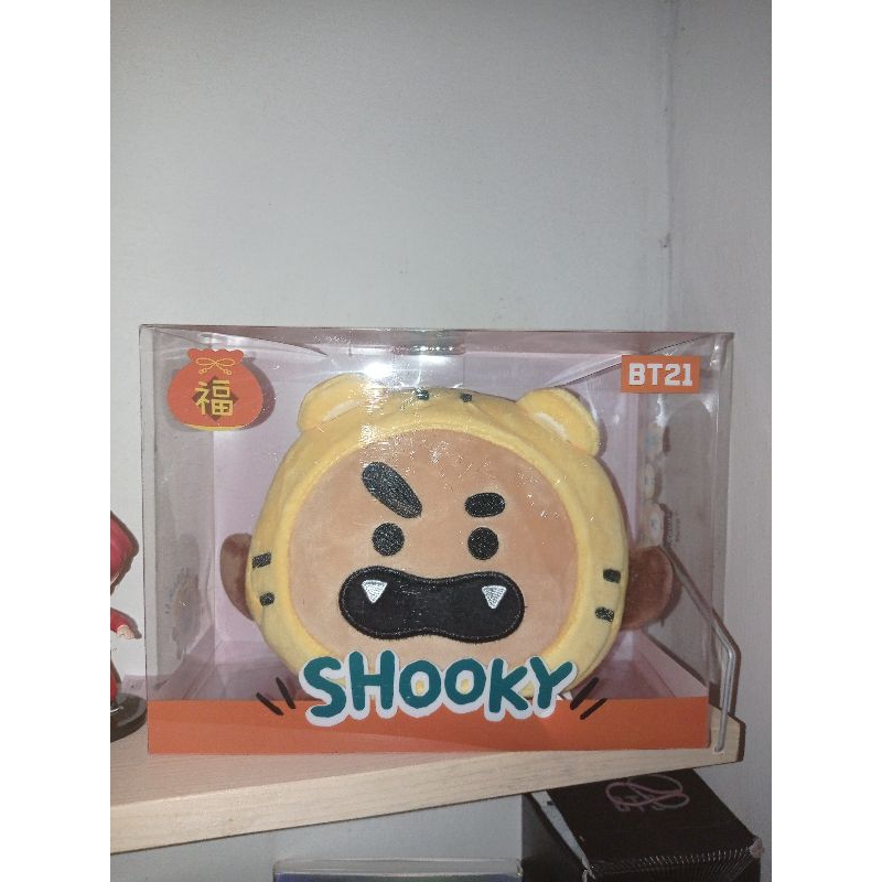BT21 MEDIUM DOLL SHOOKY