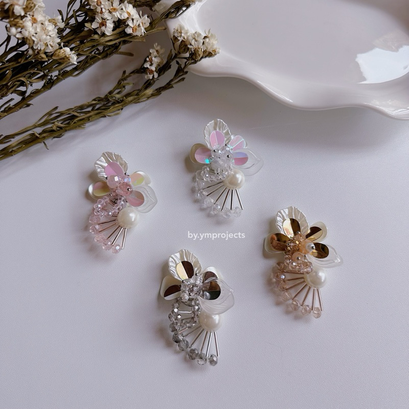DAISY STATEMENT BROOCH UNTUK BAJU KERAH KEMEJA PREMIUM CRYSTAL STATEMENT BROOCH - BROS JUNTAI MANIK 