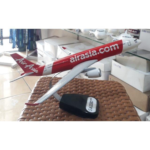 MINIATUR PESAWAT AIR ASIA X AIRBUS A330 SKALA 1:200